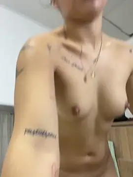 LuluMonroe Eup online show from September 23, 2025, 4:26 am