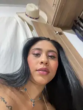 LuluMonroe Eup online show from October 21, 2025, 2:45 am