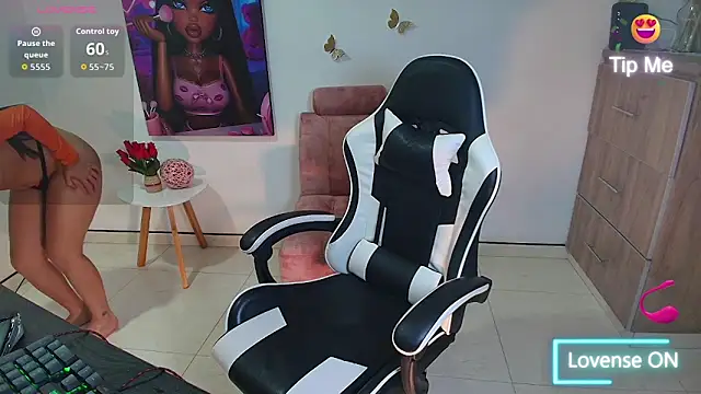 LuluMonroe Eup online show from March 10, 2026, 4:17 am