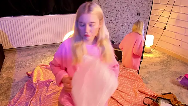 Lillie Berry online show from February 24, 2026, 4:32 am