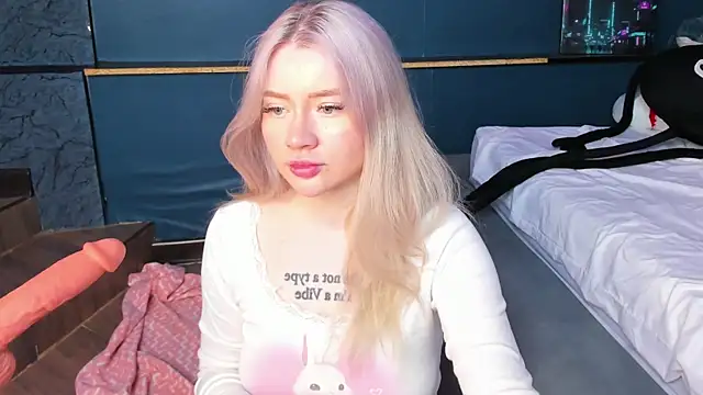 Lillie Berry online show from April 20, 2026, 4:48 am