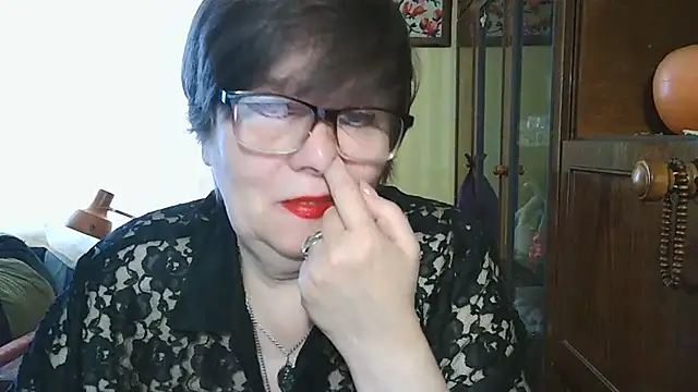 Snapshot of VeronicaGold511 chatting on May 29, 2026, 6:33 am VeronicaGold511 online show from May 29, 2026, 6:33 am