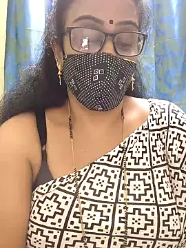 Snapshot of sweet-lotus chatting on January 6, 2026, 5:49 pm sweet-lotus online show from January 6, 2026, 5:49 pm