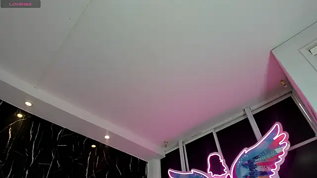 Nini Beyker online show from February 8, 2026, 1:14 pm