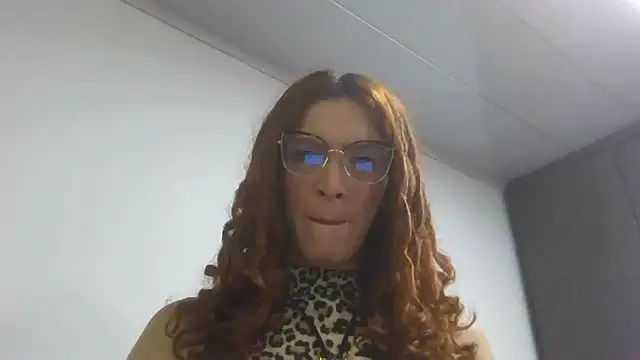 Snapshot of Emma_Lodge chatting on July 8, 2026, 1:37 pm Emma Lodge online show from July 8, 2026, 1:37 pm