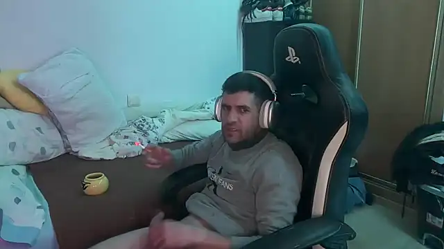 XxpartacXX19cm online show from March 10, 2026, 2:16 am