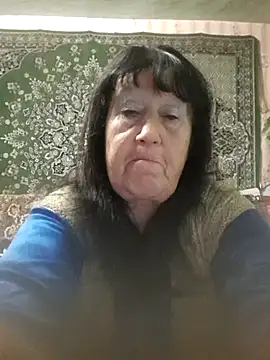 CrystalLime6411 online show from September 18, 2025, 6:10 pm