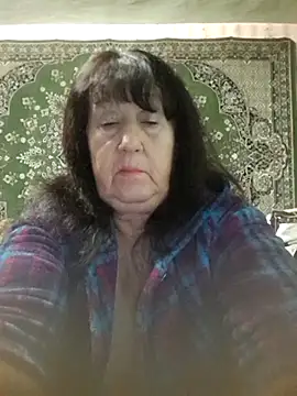 CrystalLime6411 online show from October 12, 2025, 4:28 pm