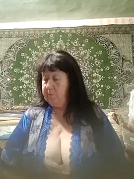 CrystalLime6411 online show from October 29, 2025, 6:09 pm