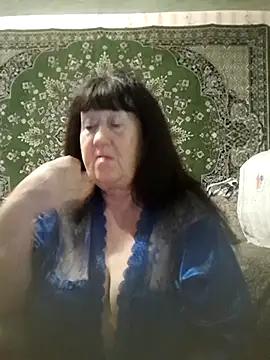 CrystalLime6411 online show from November 3, 2025, 9:16 pm