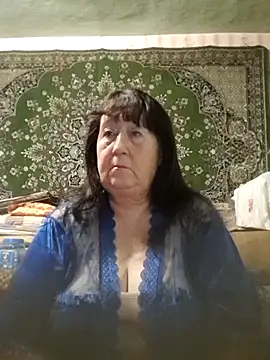 CrystalLime6411 online show from November 19, 2025, 4:07 pm