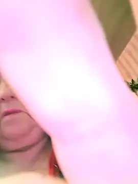 CrystalLime6411 online show from April 20, 2026, 2:53 pm