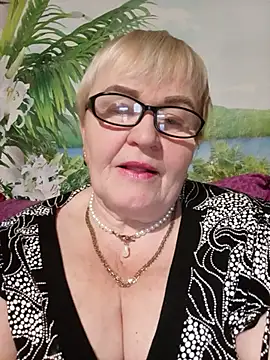 Snapshot of VioletSweet5566 chatting on November 9, 2025, 6:17 pm VioletSweet5566 online show from November 9, 2025, 6:17 pm