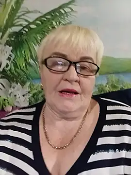 Snapshot of VioletSweet5566 chatting on December 5, 2025, 7:32 pm VioletSweet5566 online show from December 5, 2025, 7:32 pm