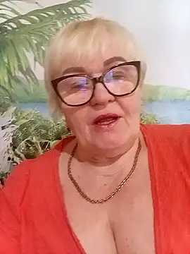 VioletSweet5566 online show from April 14, 2026, 9:37 am