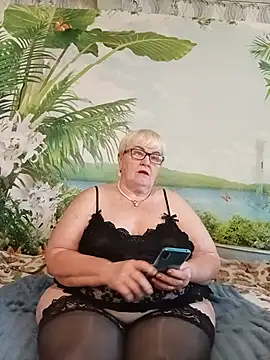 Snapshot of VioletSweet5566 chatting on July 12, 2026, 6:15 am VioletSweet5566 online show from July 12, 2026, 6:15 am