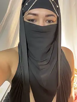 Amyraa  online show from September 11, 2025, 2:33 am