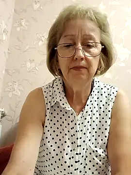 AlikaSwan5821 online show from September 23, 2025, 12:19 pm