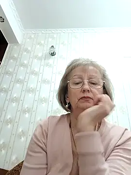 AlikaSwan5821 online show from October 19, 2025, 2:07 pm