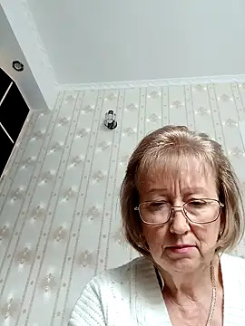 AlikaSwan5821 online show from October 24, 2025, 12:23 pm