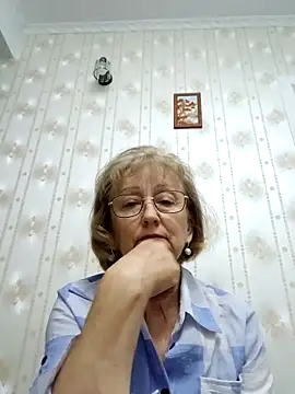 AlikaSwan5821 online show from November 5, 2025, 1:55 pm