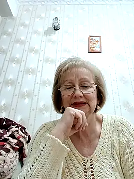 Snapshot of AlikaSwan5821 chatting on December 15, 2025, 8:13 pm AlikaSwan5821 online show from December 15, 2025, 8:13 pm