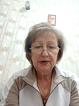 Snapshot of AlikaSwan5821 chatting on December 18, 2025, 1:28 pm AlikaSwan5821 online show from December 18, 2025, 1:28 pm