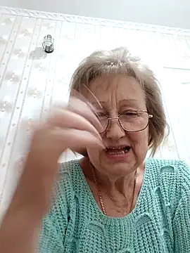 Snapshot of AlikaSwan5821 chatting on February 21, 2026, 2:51 pm AlikaSwan5821 online show from February 21, 2026, 2:51 pm