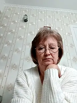 Snapshot of AlikaSwan5821 chatting on March 8, 2026, 2:43 pm AlikaSwan5821 online show from March 8, 2026, 2:43 pm