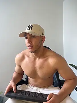 Snapshot of max_valiant1 chatting on March 6, 2026, 5:31 pm max valiant1 online show from March 6, 2026, 5:31 pm