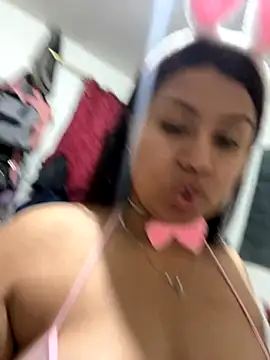 naomy26 online show from November 6, 2025, 5:52 am