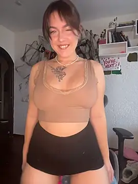 MikssMolly online show from November 28, 2025, 4:04 am