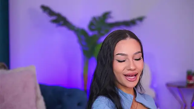 NinaSolenne online show from January 9, 2026, 7:59 pm