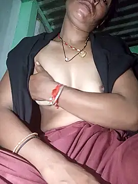 MISS LOVE 001 online show from September 28, 2025, 5:51 pm