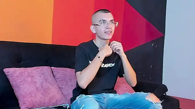 RowanCley online show from September 25, 2025, 12:09 pm