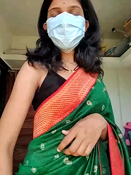 Shivani2002 online show from March 6, 2026, 8:33 am