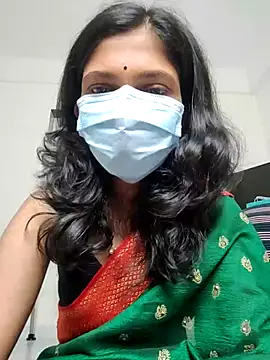 Shivani2002 online show from April 7, 2026, 12:44 am