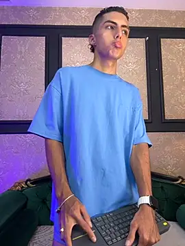 Snapshot of Mister_Obsession chatting on September 10, 2025, 7:14 pm Mister Obsession online show from September 10, 2025, 7:14 pm