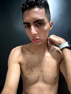 Snapshot of Mister_Obsession chatting on October 1, 2025, 6:58 pm Mister Obsession online show from October 1, 2025, 6:58 pm