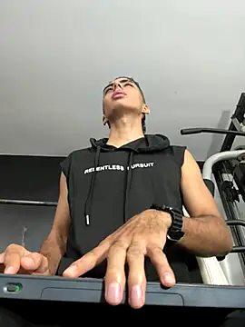 Snapshot of Mister_Obsession chatting on October 4, 2025, 7:34 pm Mister Obsession online show from October 4, 2025, 7:34 pm