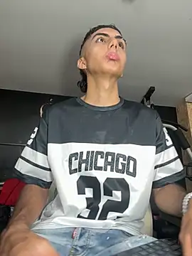 Snapshot of Mister_Obsession chatting on October 25, 2025, 7:19 pm Mister Obsession online show from October 25, 2025, 7:19 pm