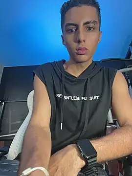 Snapshot of Mister_Obsession chatting on November 3, 2025, 7:04 pm Mister Obsession online show from November 3, 2025, 7:04 pm