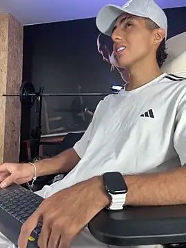 Snapshot of Mister_Obsession chatting on November 21, 2025, 6:17 pm Mister Obsession online show from November 21, 2025, 6:17 pm