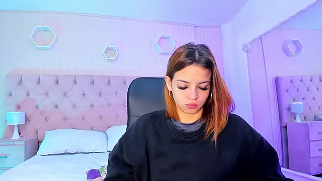 MadisonSky  online show from October 19, 2025, 1:12 pm