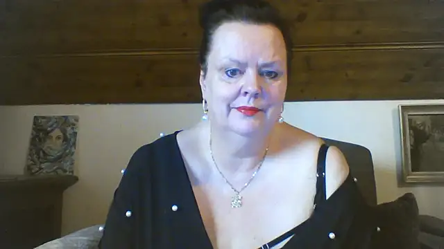TiffanyMature online show from April 20, 2026, 8:17 am