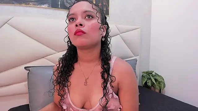 ValeriaJulio  online show from January 17, 2026, 3:39 pm