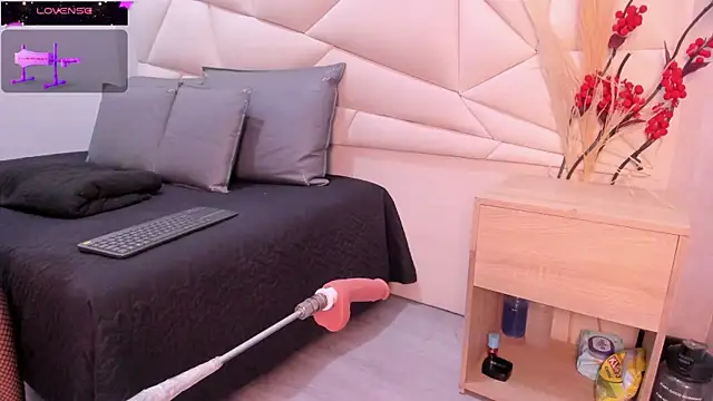 ValeriaJulio  online show from February 22, 2026, 12:01 am