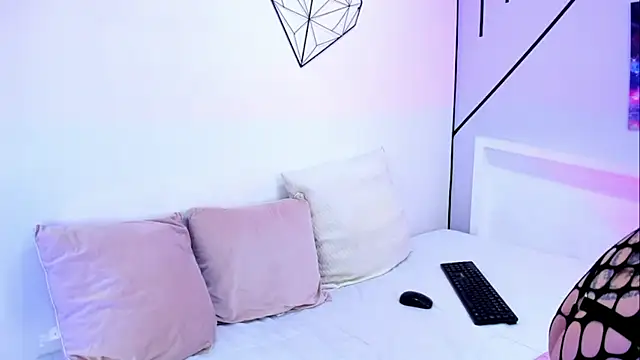 BianncaRibeiro online show from September 24, 2025, 2:20 pm