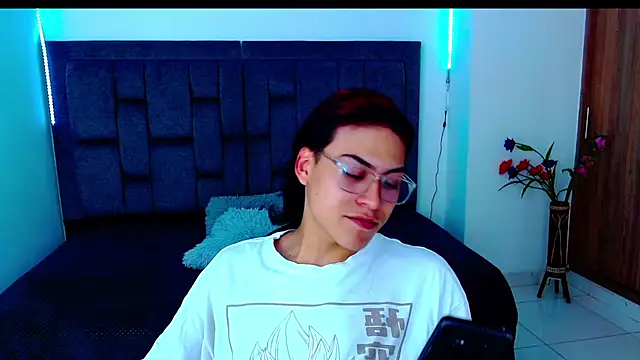 dirty model online show from September 27, 2025, 10:48 pm