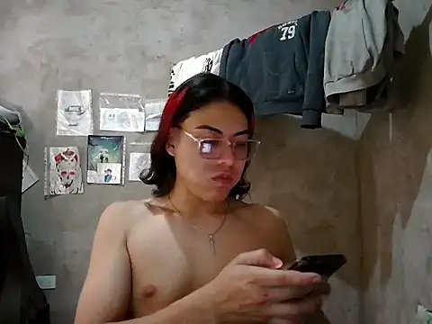 dirty model online show from April 21, 2026, 6:01 pm